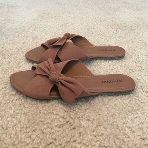 FEMININE SUEDE SANDALS